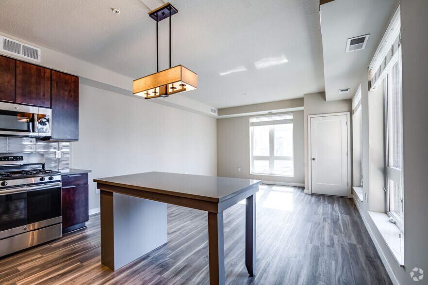 More Photos Of 10 2nd St SE, Minneapolis Apartments For Lease