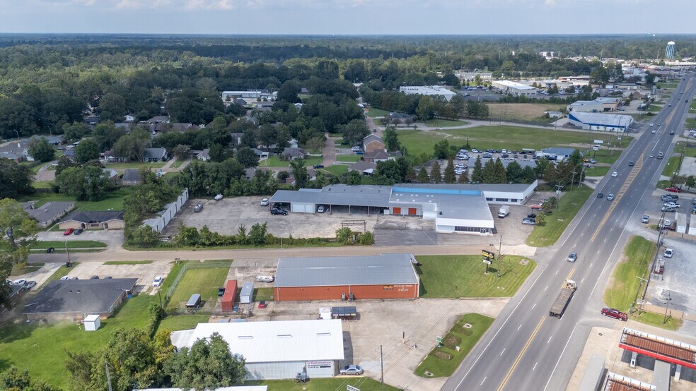 More Photos Of 947 Florida Ave SW, Denham Springs Flex For Sale