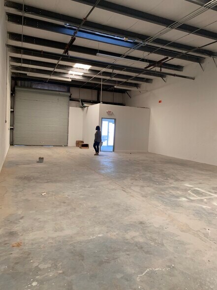 More Photos Of 1313 Green Forest Ct, Winter Garden Warehouse For Lease