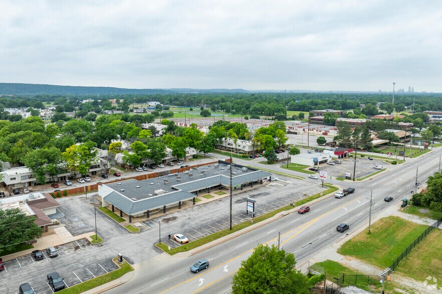 More Photos Of 6620-6650 S Lewis Ave, Tulsa Storefront For Lease