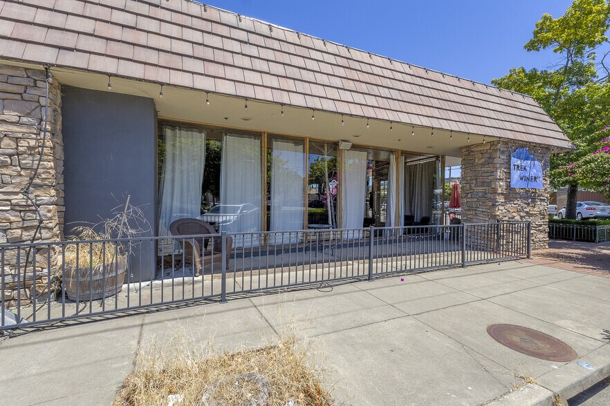 More Photos Of 1026 Machin Ave, Novato General Retail For Sale