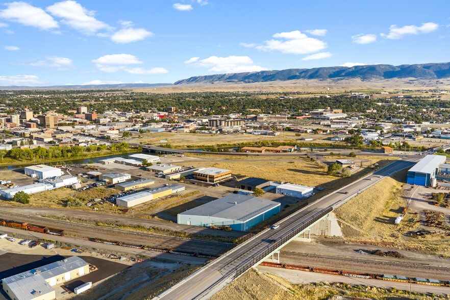 More Photos Of 888 Antler Dr, Casper Warehouse For Lease