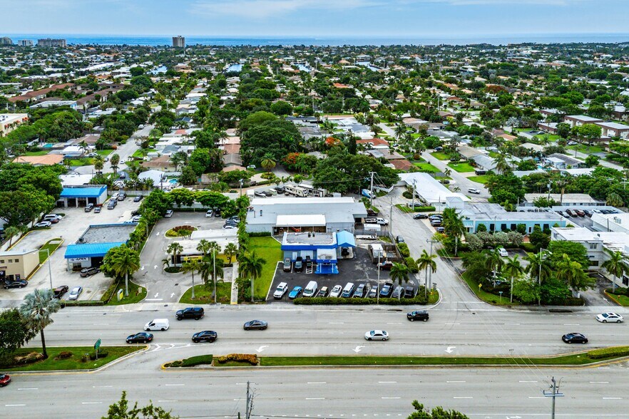 More Photos Of 1941 NE 34th Ct, Lighthouse Point Freestanding For Sale