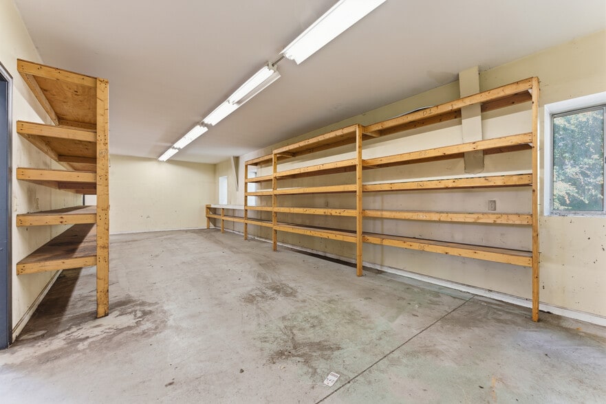 More Photos Of 270 West St, Ludlow Industrial For Lease