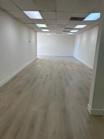 More Photos Of 1296-1296 S La Brea Ave, Los Angeles Storefront For Lease