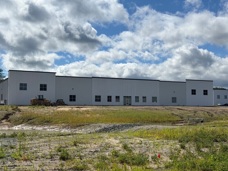 More Photos Of 22 Roberts Lane, Clifton Park Warehouse For Lease