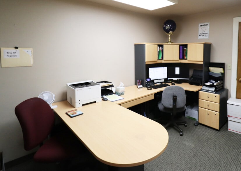 More Photos Of 1290 W Centennial Blvd, Springfield Office For Sale