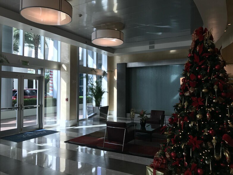 More Photos Of 175 SW 7th St, Miami Medical For Sale