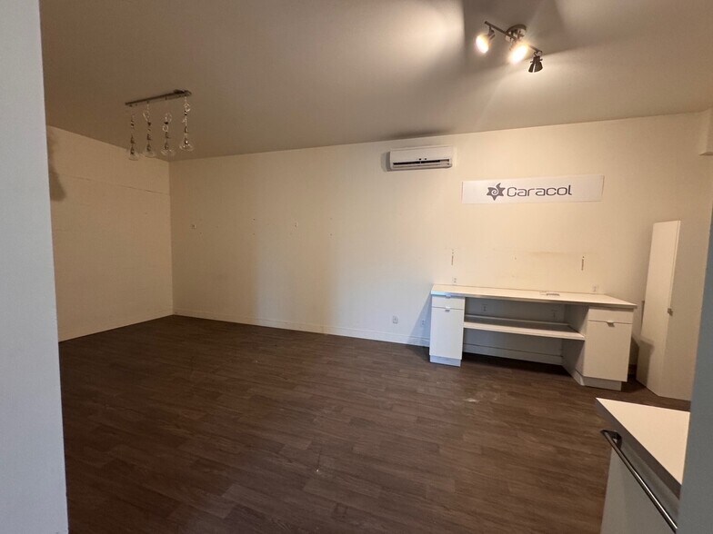 More Photos Of 1330 Rue Louis-Marchand, Beloeil Warehouse For Sale