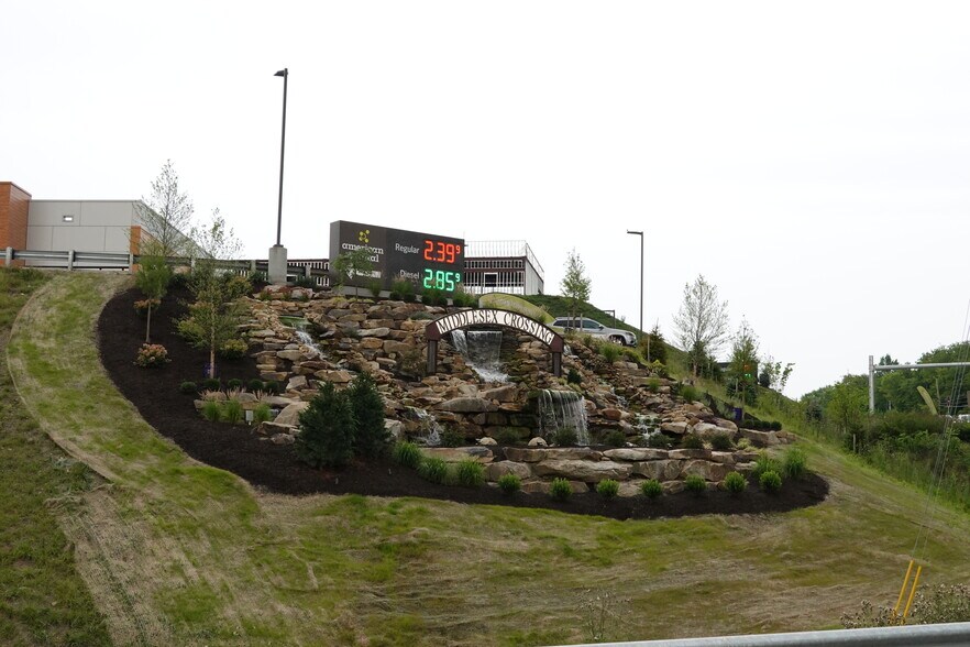 More Photos Of Rte 8 & Rte 228 - Middlesex Crossing, Valencia Storefront Retail Office For Lease