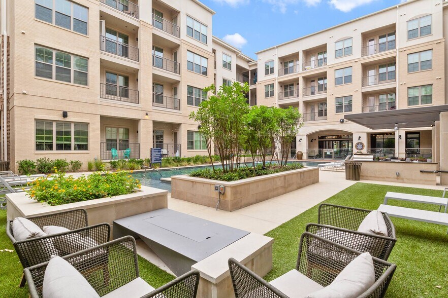 More Photos Of 4150 Belt Line Rd, Addison Apartments For Lease
