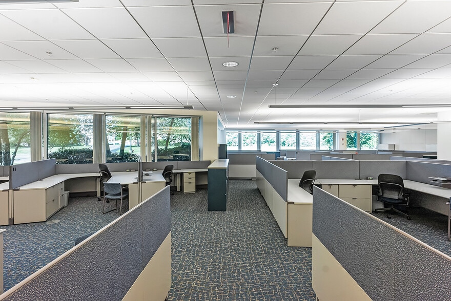 More Photos Of 75 Sam Fonzo Dr, Beverly Office For Lease