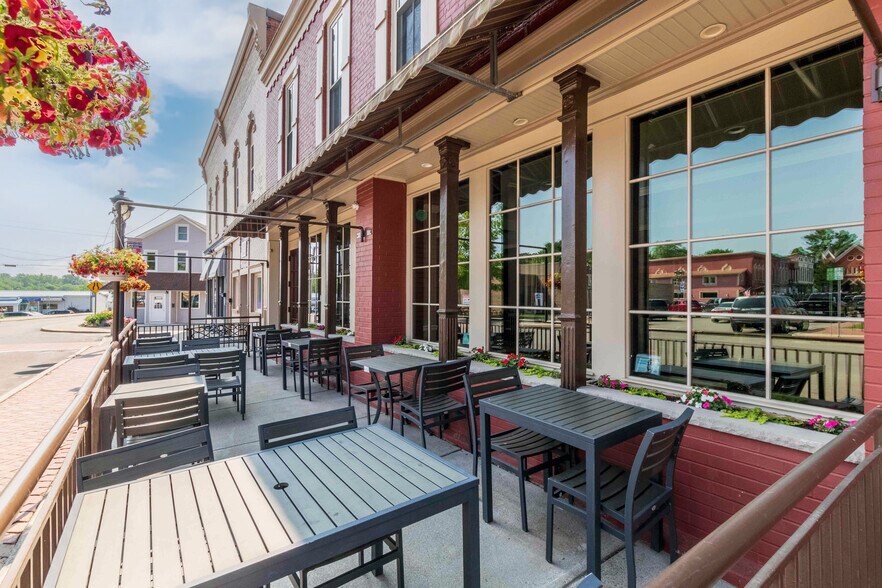 More Photos Of 1 Public Sq, Holley Apartments For Sale