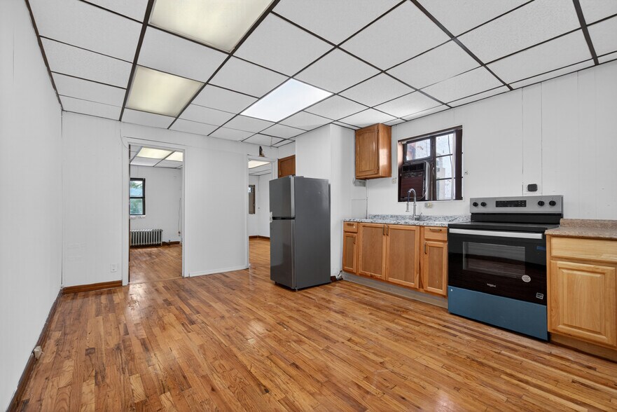 More Photos Of 1970 Flatbush Ave, Brooklyn Storefront Retail Office For Sale
