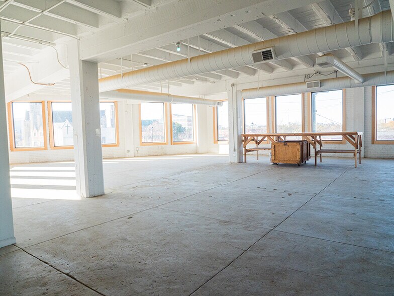 More Photos Of 1400-1404 Gratiot Ave, Detroit Office For Lease