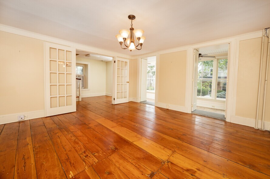 More Photos Of 69 E Oakland Ave, Doylestown Office For Sale
