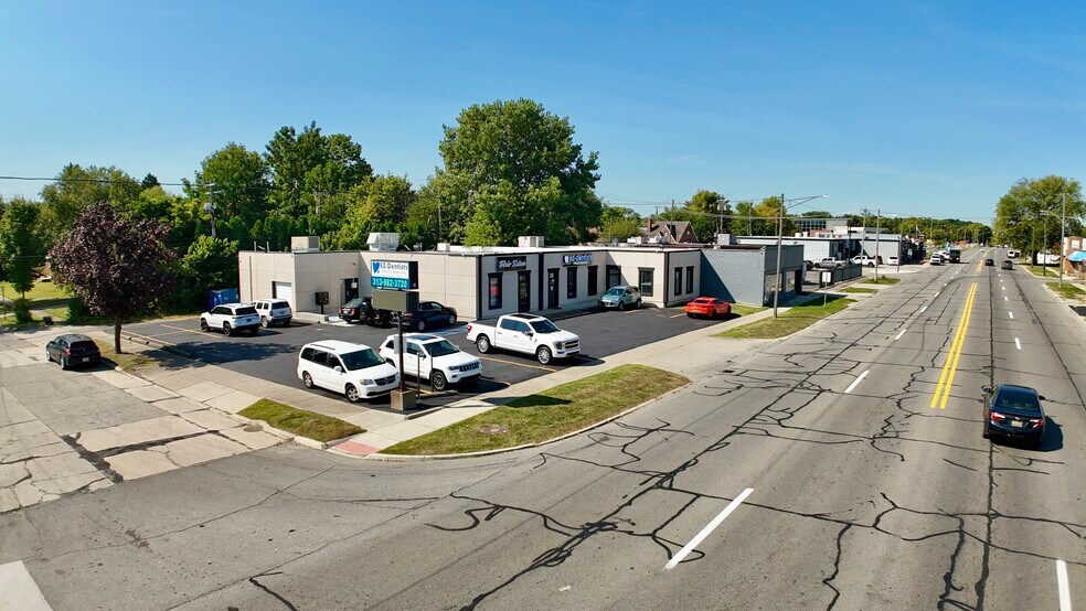 More Photos Of 22211 W Warren St, Dearborn Heights Office For Lease