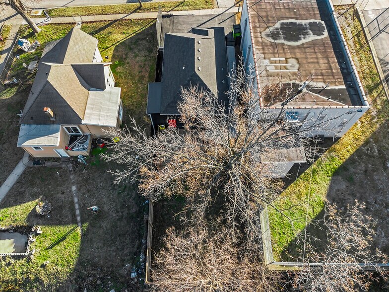 More Photos Of 6632 E Truman Rd, Kansas City General Retail For Sale