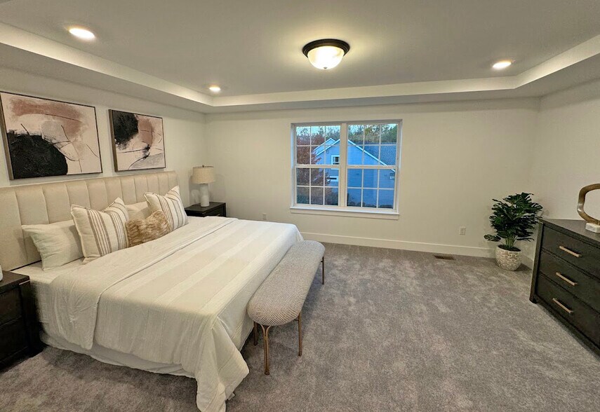 More Photos Of 502-558 Village Ln, Milford Specialty For Sale