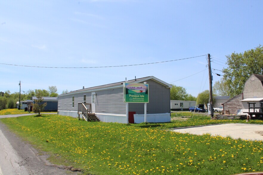 More Photos Of 50 Davis St, Presque Isle Multifamily For Sale