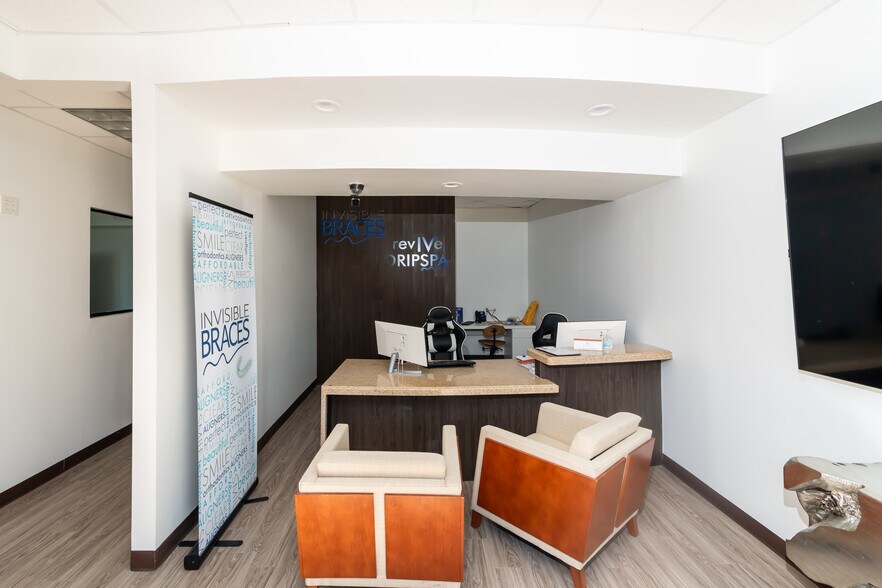 More Photos Of 1720 Yale St, Houston Medical For Lease