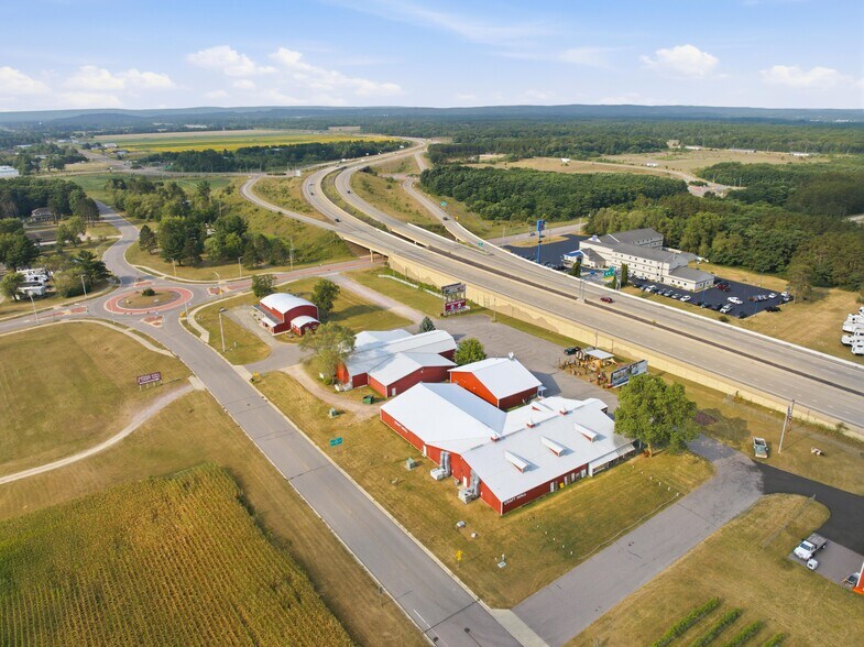 More Photos Of S2269 Timothy Ln, Baraboo General Retail For Sale