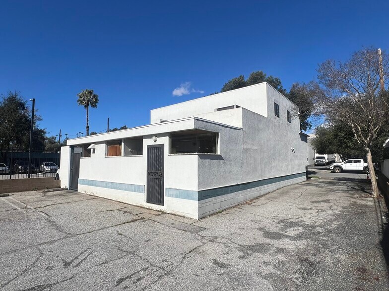 More Photos Of 106 Palmetto Dr, Pasadena Office For Sale