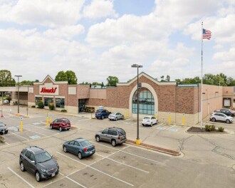 More Photos Of 1501 Creston Park Dr, Janesville Supermarket For Sale