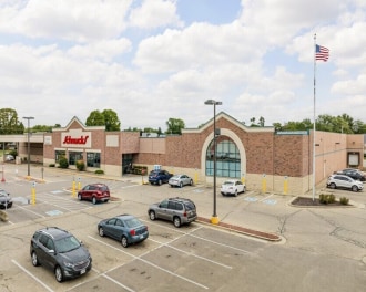 More Photos Of 1501 Creston Park Dr, Janesville Supermarket For Sale