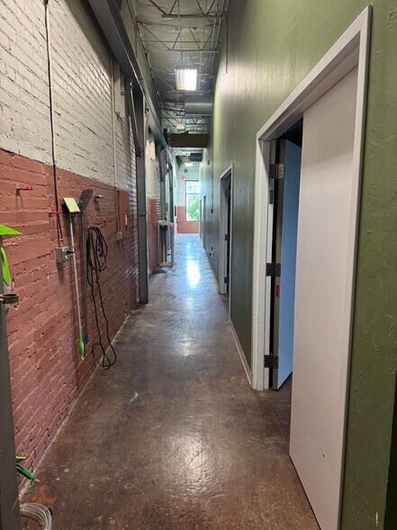 More Photos Of 918-922 NW 5th St, Oklahoma City Freestanding For Lease