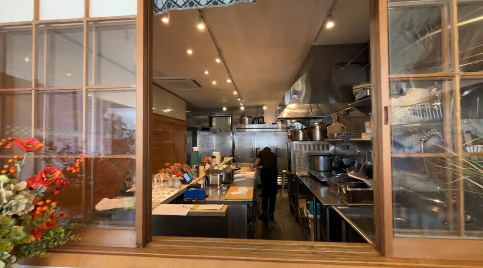 More Photos Of 290 Graham Ave, Brooklyn Storefront Retail Residential For Lease
