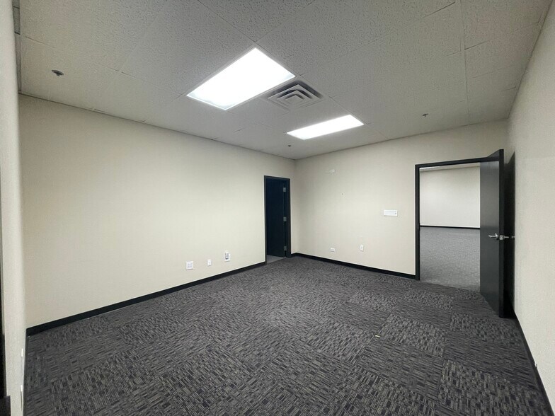 More Photos Of 133 S 27th Ave, Brighton Showroom For Lease