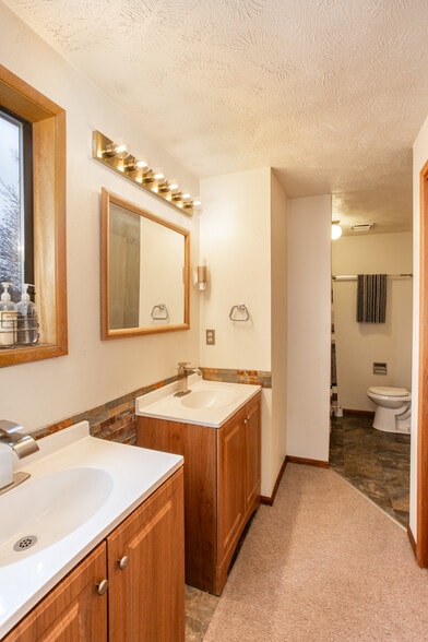 More Photos Of 10623 E Montgomery Dr, Spokane Valley Office Residential For Sale