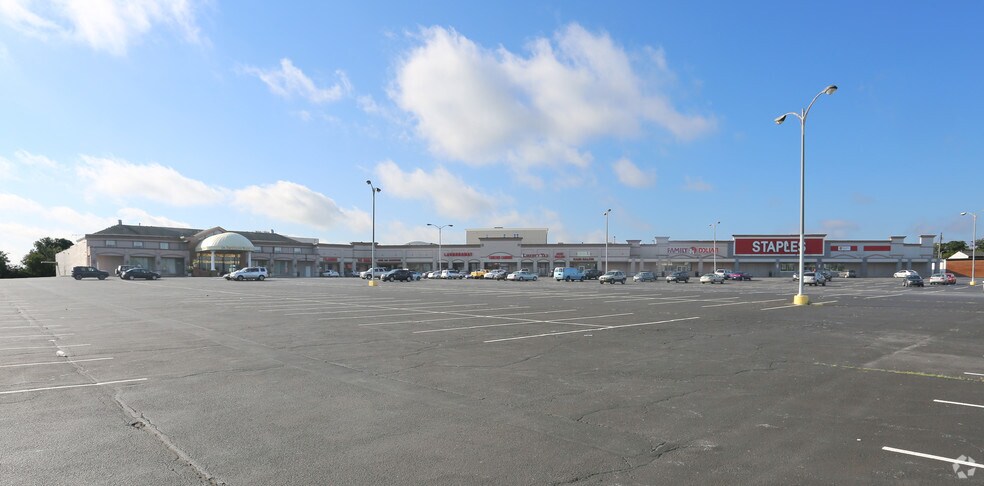 More Photos Of 7933-7963 Annapolis Rd, Lanham Freestanding For Sale