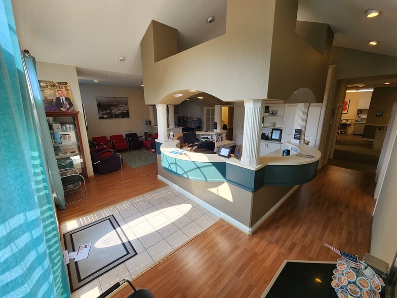 Primary Photo Of 300-320 E Edgewood Dr, Friendswood Medical For Lease