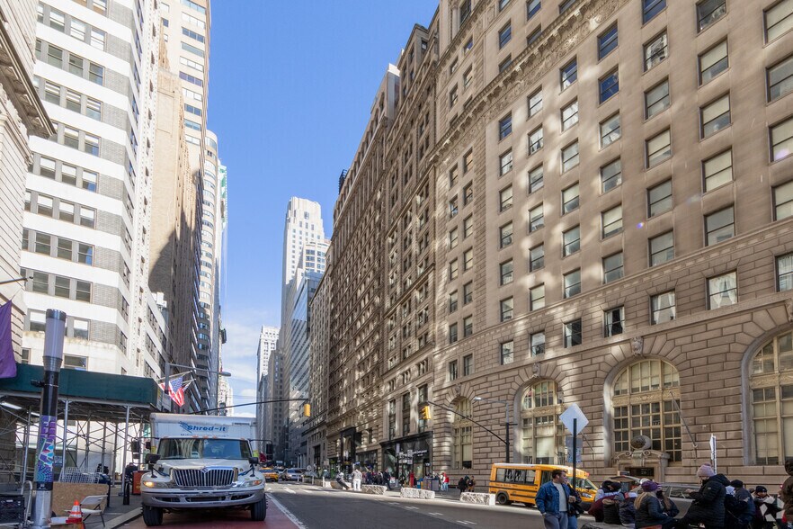 More Photos Of 42 Broadway, New York Office For Lease
