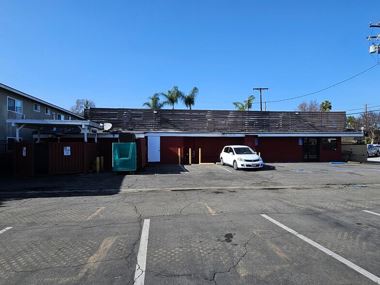 More Photos Of 12056 Paramount Blvd, Downey Restaurant For Sale