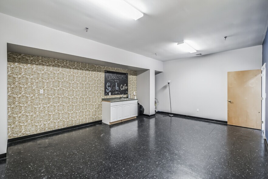 More Photos Of 600 Deer Rd, Cherry Hill Light Distribution For Sale