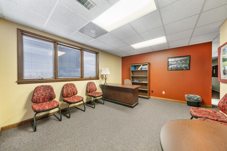 More Photos Of 1221 S Willow Ave, Cookeville Office Residential For Sale