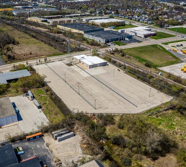 More Photos Of 6242 N 64th St, Milwaukee Truck Terminal For Lease