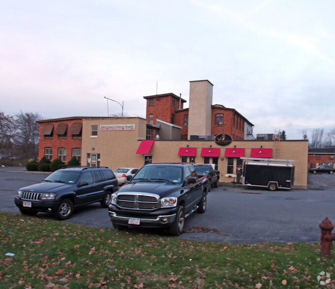 More Photos Of 2 Campion Rd, New Hartford Warehouse For Lease