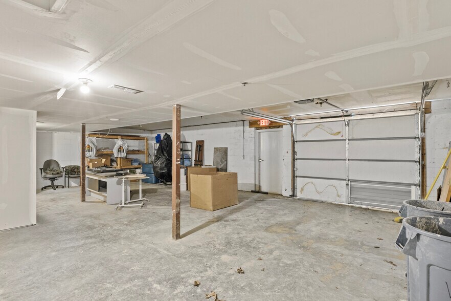 More Photos Of 160 Prosperous Pl, Lexington Medical For Sale