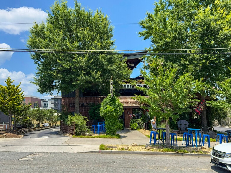 Primary Photo Of 685 11th St NW, Atlanta Restaurant For Sale