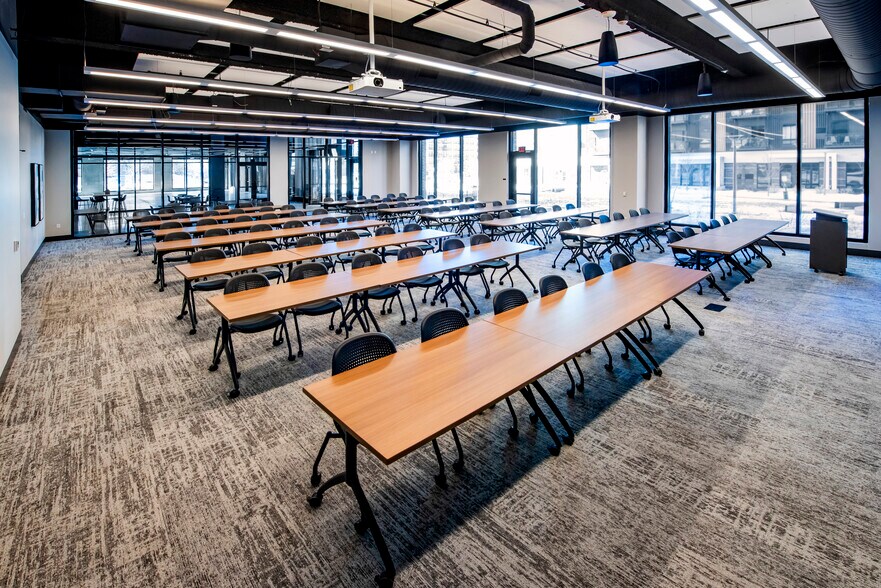 More Photos Of 1601 Utica Ave S, Minneapolis Office For Lease
