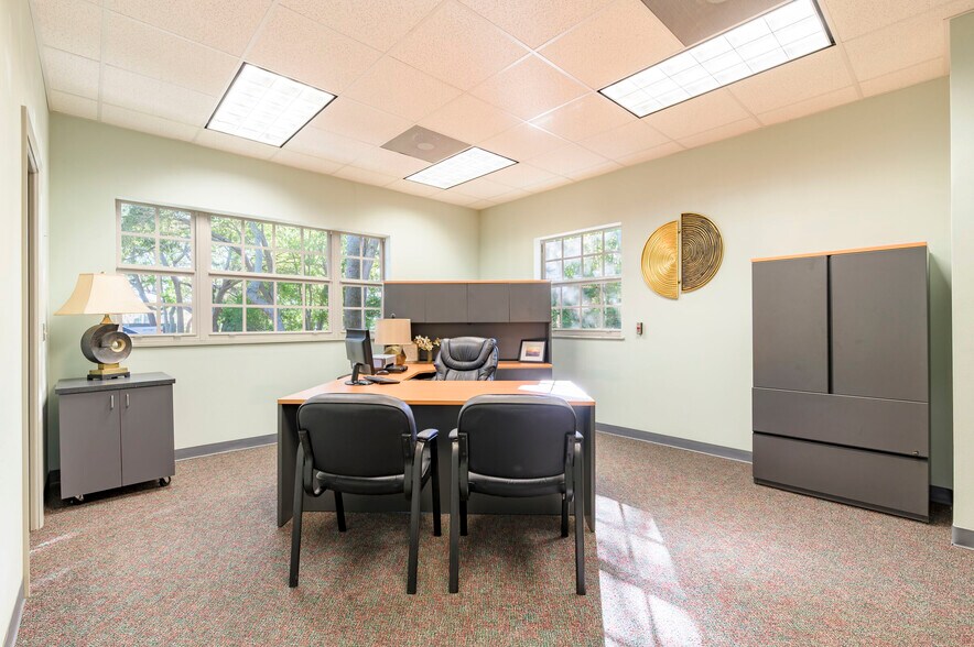 More Photos Of 1938 N Hercules Ave, Clearwater Office For Sale