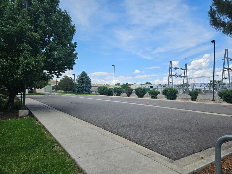 More Photos Of 3684 N Townsend Ave, Montrose Flex For Sale