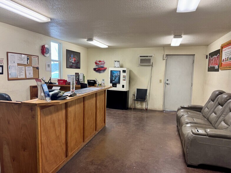 More Photos Of 1225 Adams St, Klamath Falls Warehouse For Sale