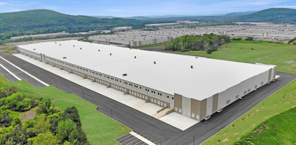 More Photos Of 3905 Commerce Center Blvd, Bethlehem Warehouse For Lease