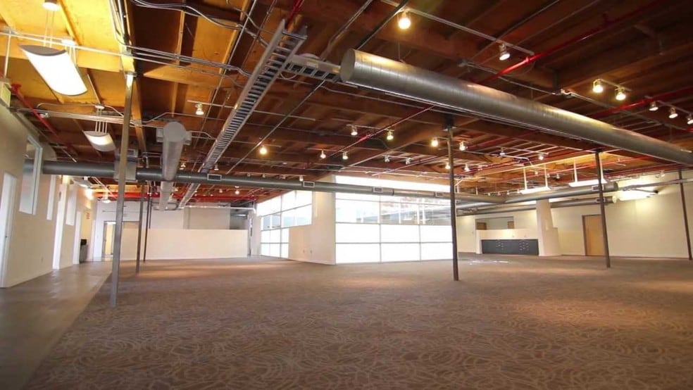 More Photos Of 1107 E 7th St, Los Angeles Manufacturing For Lease