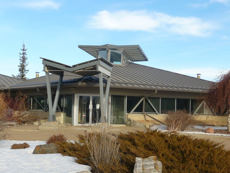 More Photos Of 11211 Winterburn Rd NW, Edmonton Office For Sale